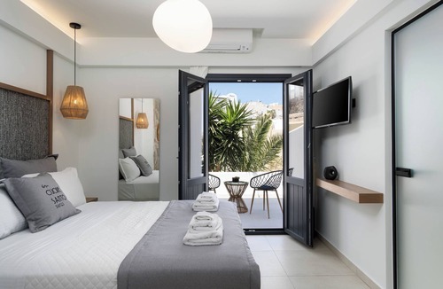 Fira Hotel | CUORE SANTO SUITES