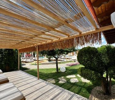Garlenii de Sus Bed & Breakfast | Curacao SPA