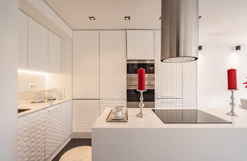 Santa Engracia Apartment | Curcumin Silver Apartment, Wifi, AC !new!