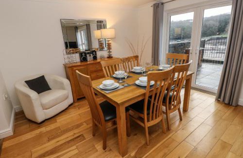 Milford Haven House | Curlew