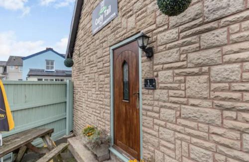 Bishops Castle Hotel | Curly Tail Accommodation