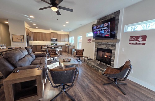 Toccoa House | Currahee Mountain Retreat~Modern Upscale Farmhouse
