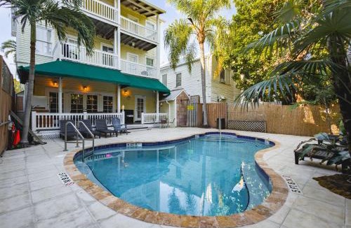 Key West Historic District Apartment | Curry House Room 6