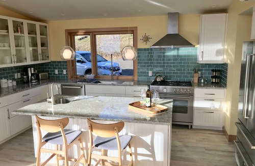 Ashland House | Custom Ashland Home with Fantastic Mountain Views