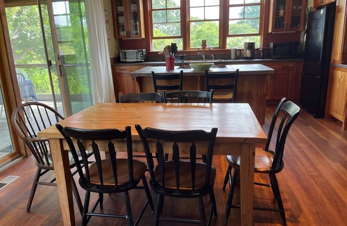 Aquinnah House | Custom-Built Aquinnah Escape—Walk to Menemsha Pond. Private Ocean Access. Kayaks