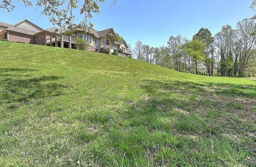 Bristol House | Custom Home on 14 Acres With Pool