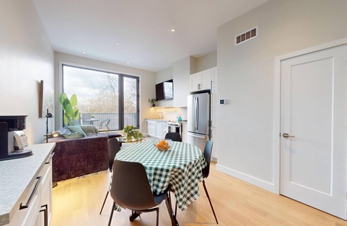 Leslieville House | Custom Luxury Townhome on Eastern Avenue [10 minutes to Downtown Toronto]