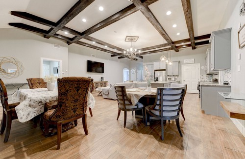 Killeen House | Custom rustic 7 bedrm 3 bath sleeps 16