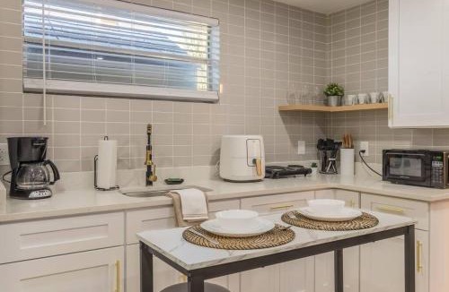 Northeast Orlando Apartment | CUTE and COZY studio w/ jacuzzi!