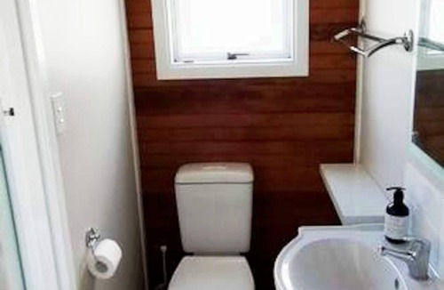 Longlands Cottage | Cute and private self Contained Cottage