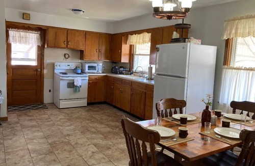 James Creek Bed & Breakfast | cute and spacious brick house with plenty of boat parking