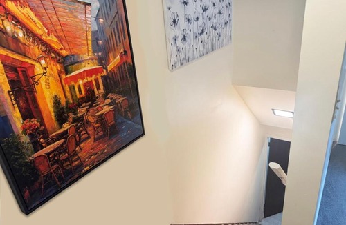 West End Apartment | Cute as HECK!