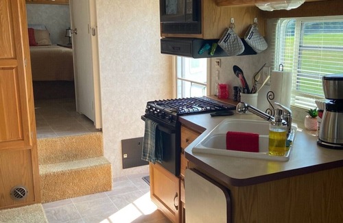 Hesperia House | Cute Camper w/ firepit nestled next to woods with lots of wildlife.