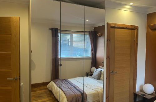 Bathgate Villa | Cute Cottage Central Bathgate Inc Sofa Bed