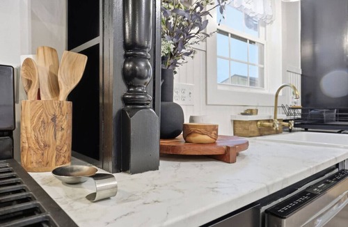 Greer House | Cute Cottage, Central Location, Pet Friendly