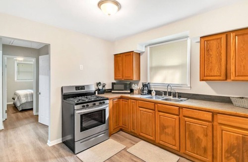 Lansing House | Cute, Cozy, and Completely Renovated!