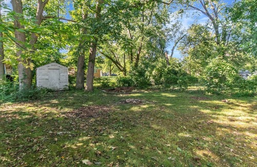 Lansing House | Cute, Cozy, and Completely Renovated!