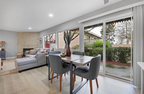 Kent Apartment | Cute Delightfully Remodeled Spacious Condo condo