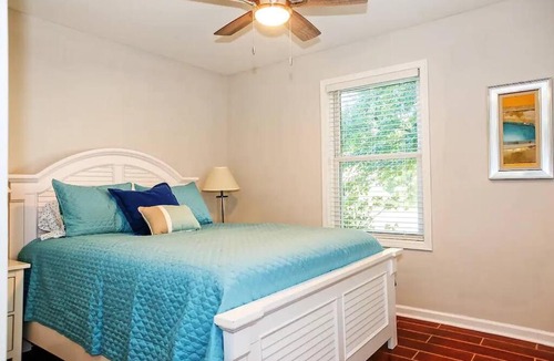 Lincolnton House | Cute Downtown Cottage in Lincolnton