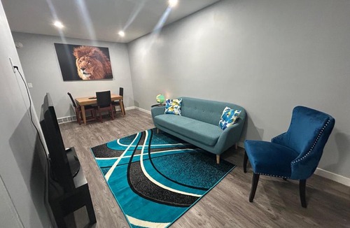 Highland Park Apartment | Cute Highland Park(Upper-A-Unit)