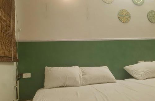 Van Mieu Apartment | Cute Home