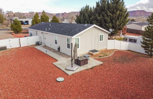 Kanab House | Cute Kanab Cottage Pet-Friendly & Modern
