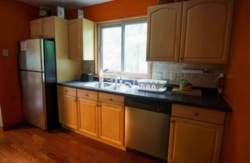 Aquashicola Cottage | Cute lodge in the woods near Jim Thorpe & Beltzville Lake