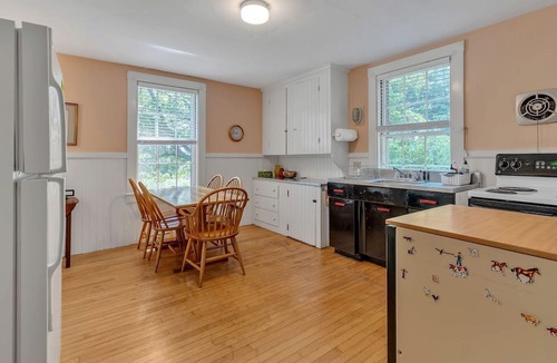 Southwest Harbor Cottage | Cute Rustic Farmhouse Cottage Near the Coast in Southwest Harbor, Maine