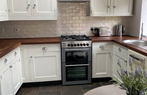 Long Itchington Cottage | Cute, stylish cottage full of character