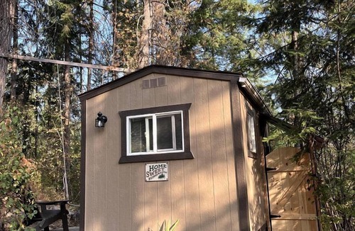Clark Fork Cabin | Cute Tiny House in the Woods for a Peaceful Getaway in Nature near Clark Fork, Idaho