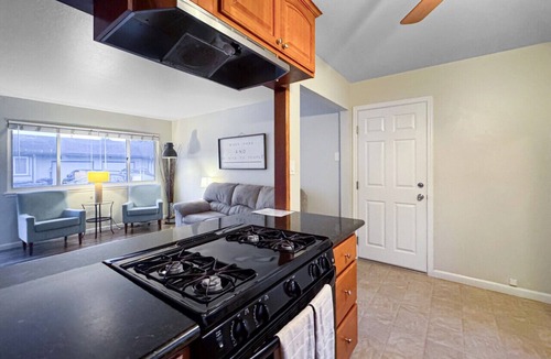 Mountain View House | Cute two bedroom home in fantastic location!