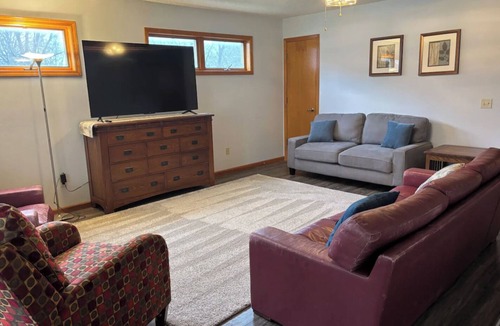 Kearney House | Cute Updated One-Level Living in Quiet Cul de Sac