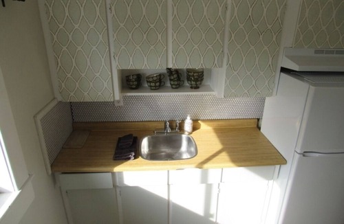 New Westminster Apartment | CVD19 Friendly Queens Park Suites in New Westminster - Suite #1