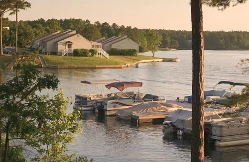 Villa Rica Condo | CW Villas at Fairfield | Balcony Queen Studio