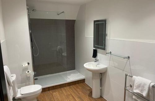 Coed-Y-Paen Hotel | Cwrt Bleddyn Hotel & Spa
