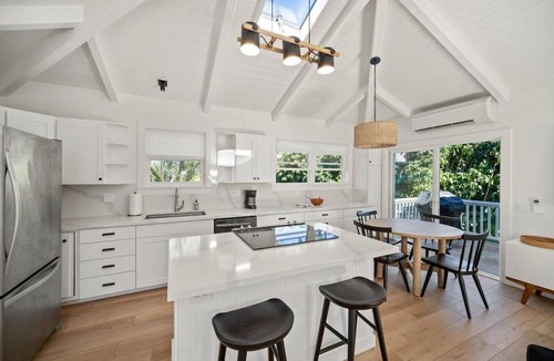 Hanalei House | Cycle or Walk to Hanalei Bay