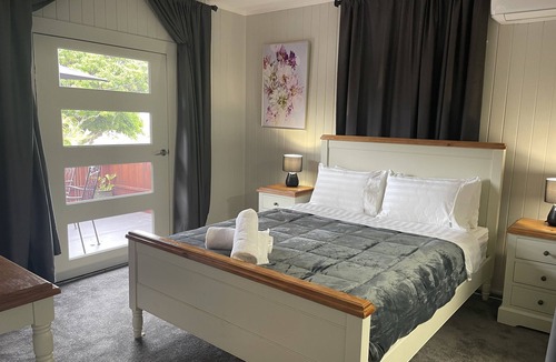 Urangan Bed & Breakfast | Cypress BnB