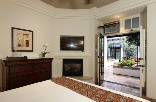 Golden Rectangle Hotel | Cypress Inn