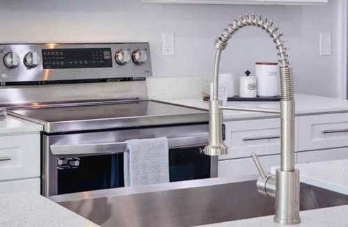 Candler House | Cypress Oasis 10 mins to santos trail 3b2b private home
