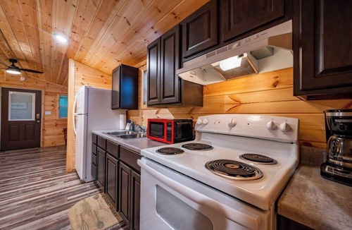 Broken Bow Cabin | Cypress: Sleep 4, Tiny Cabin, Pets, Near Park/Lake