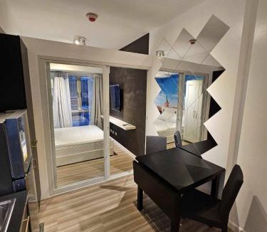Bangkal Apartment | Czech Theme
