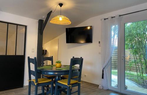 Saint-Laurent-de-Mure House | Dépendance cocooning au coeur d'une propriété