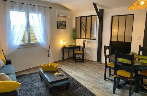 Saint-Laurent-de-Mure House | Dépendance cocooning au coeur d'une propriété