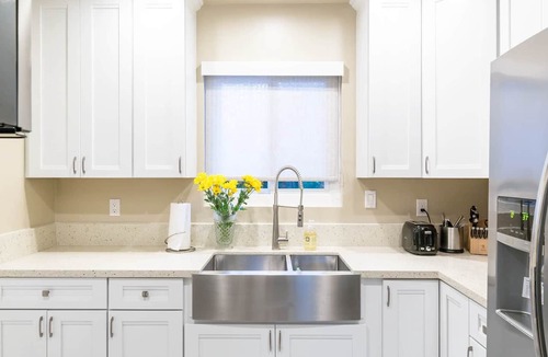 South Redondo Apartment | #D 1-level, 2Bd, 1block to Beach, Esplanade, Shops