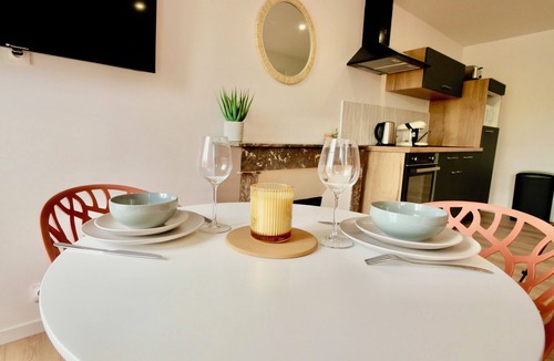 Carentan Apartment | D-DAY SUITES:Terra 25m²/City center/2min walk to train station/20min to Utah Beach