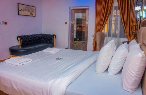 Ojokoro Hotel | D&G Hotels & Suites