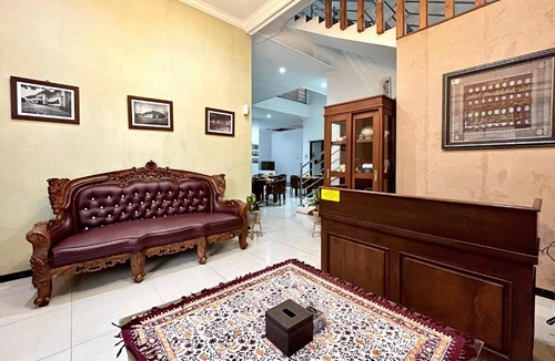 Malang Hotel | D Maktab Syariah Mitra RedDoorz Malang