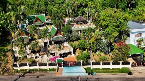 Wichit Villa | D Villa Phuket - Luxury 6 Bedroom Private Pool Villa in Cape Panwa