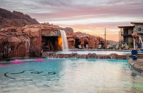 Moab South Valley Condo | D10 and D11 Combo: Ideal for Large Groups