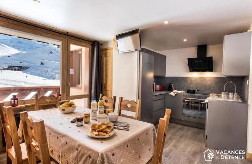 Val-Thorens Apartment | D2 Luxury Chalet Mountain View Sleeps 12 Coffee